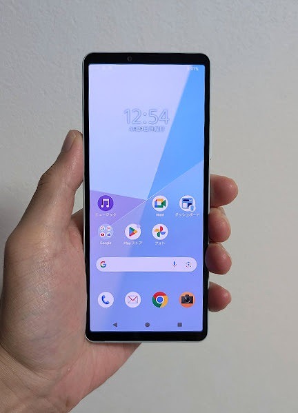 ドコモ Xperia 10 VI 幅 本体サイズ