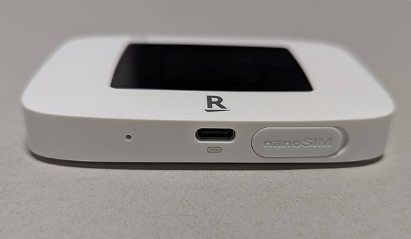 Rakuten WiFi Pocket Platinum USB端子 SIMスロット