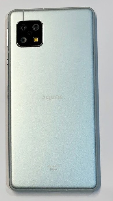 UQモバイル AQUOS sense5G デザイン