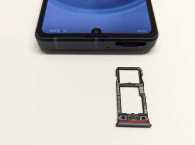 UQモバイル AQUOS sense8 SIMスロット SDカード